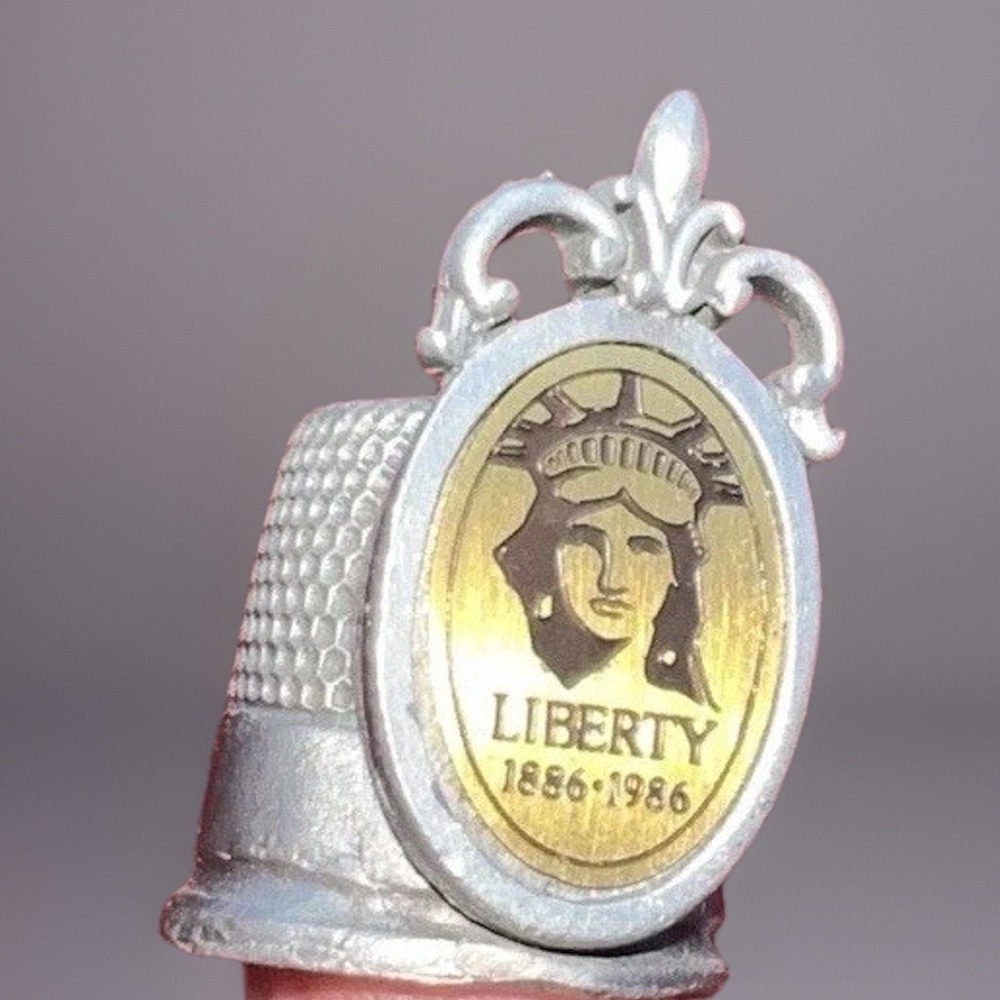 Vtg 1986 Statue of Liberty Thimble Pewter Centennial‎ Souvenir Commemorative